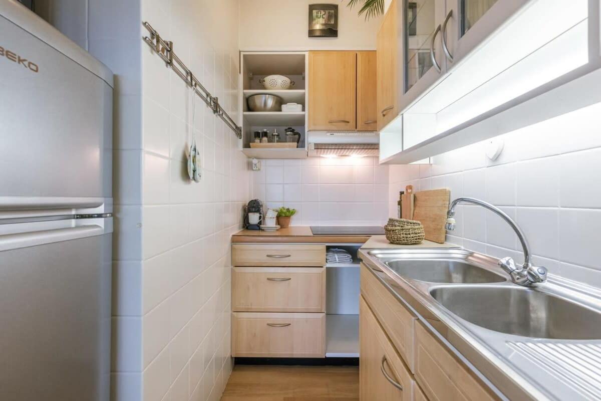Bright Studio Near The Beach Appartement *
